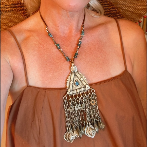 Handmade Eilat Stone Vintage Kuchi Pendant Leather Necklace - Picture 4 of 13